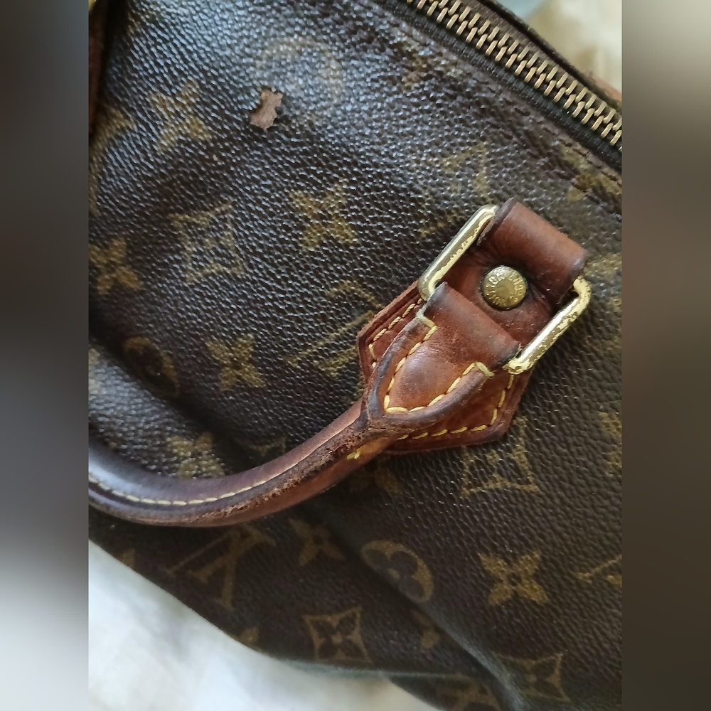 Louis Vuitton Speedy 30 Handbag - Picture 6 of 16